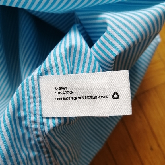 Gap Shirt Small NWT - Picture 7 of 7